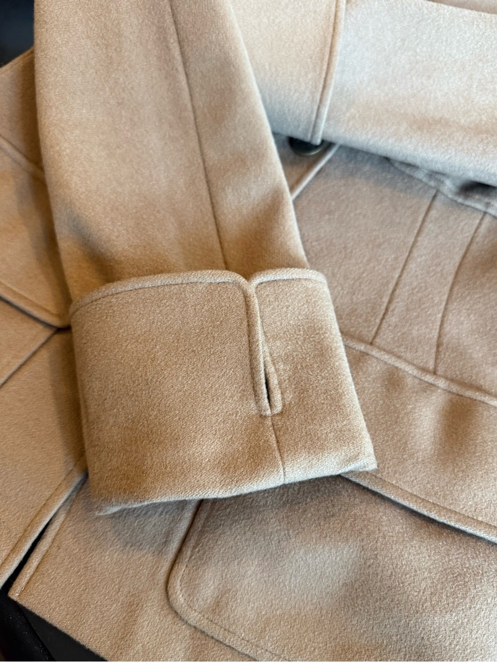 Chanel Cashmere Jacket - 36 - Picture 8 of 15